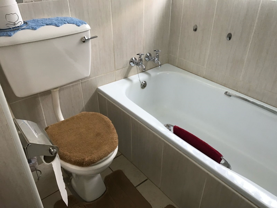 2 Bedroom Property for Sale in Potchefstroom North West